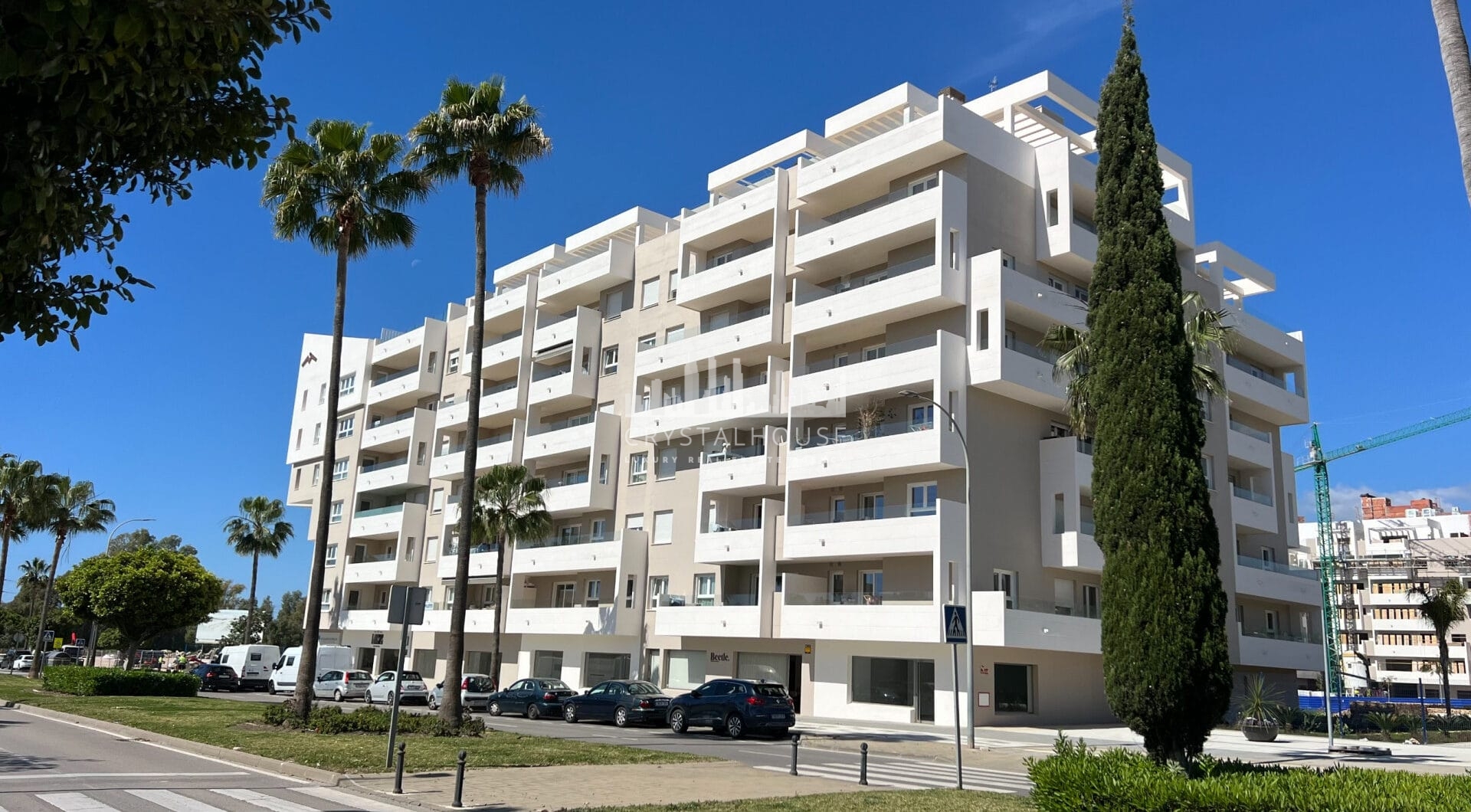 Key-ready 4-Bedroom Apartment in Albatros XV, Nueva Andalucia – Stunning Views