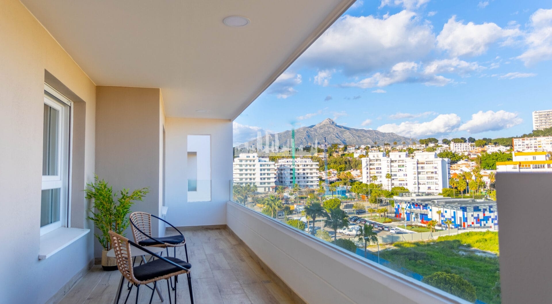 Key-ready 4-Bedroom Apartment in Albatros XV, Nueva Andalucia – Stunning Views