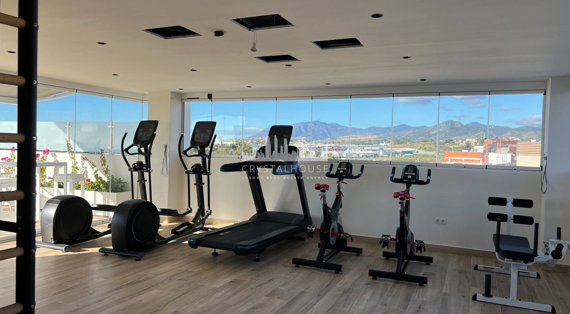 Key-ready 4-Bedroom Apartment in Albatros XV, Nueva Andalucia – Stunning Views