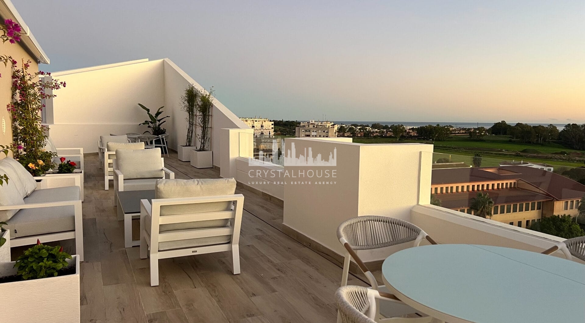 Key-ready 4-Bedroom Apartment in Albatros XV, Nueva Andalucia – Stunning Views