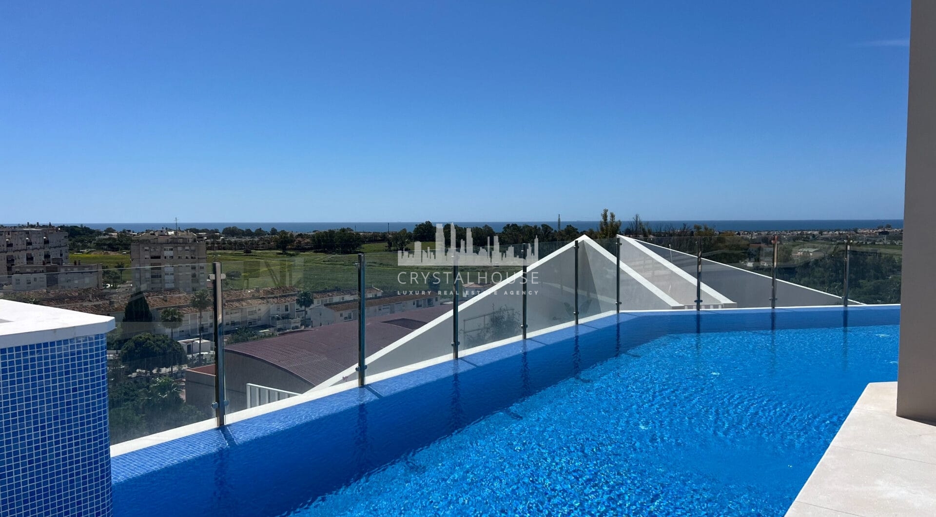 Key-ready 4-Bedroom Apartment in Albatros XV, Nueva Andalucia – Stunning Views