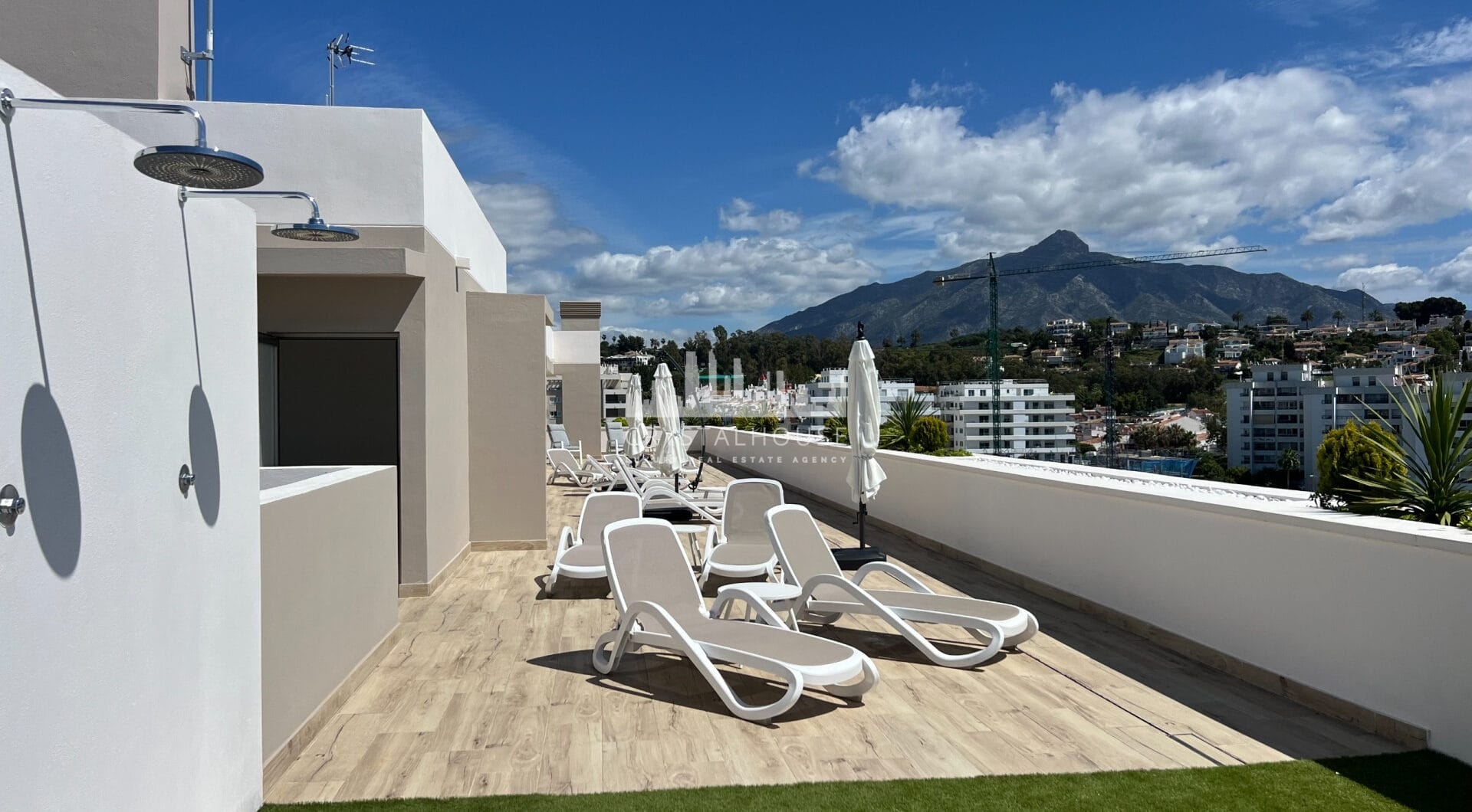 Key-ready 4-Bedroom Apartment in Albatros XV, Nueva Andalucia – Stunning Views