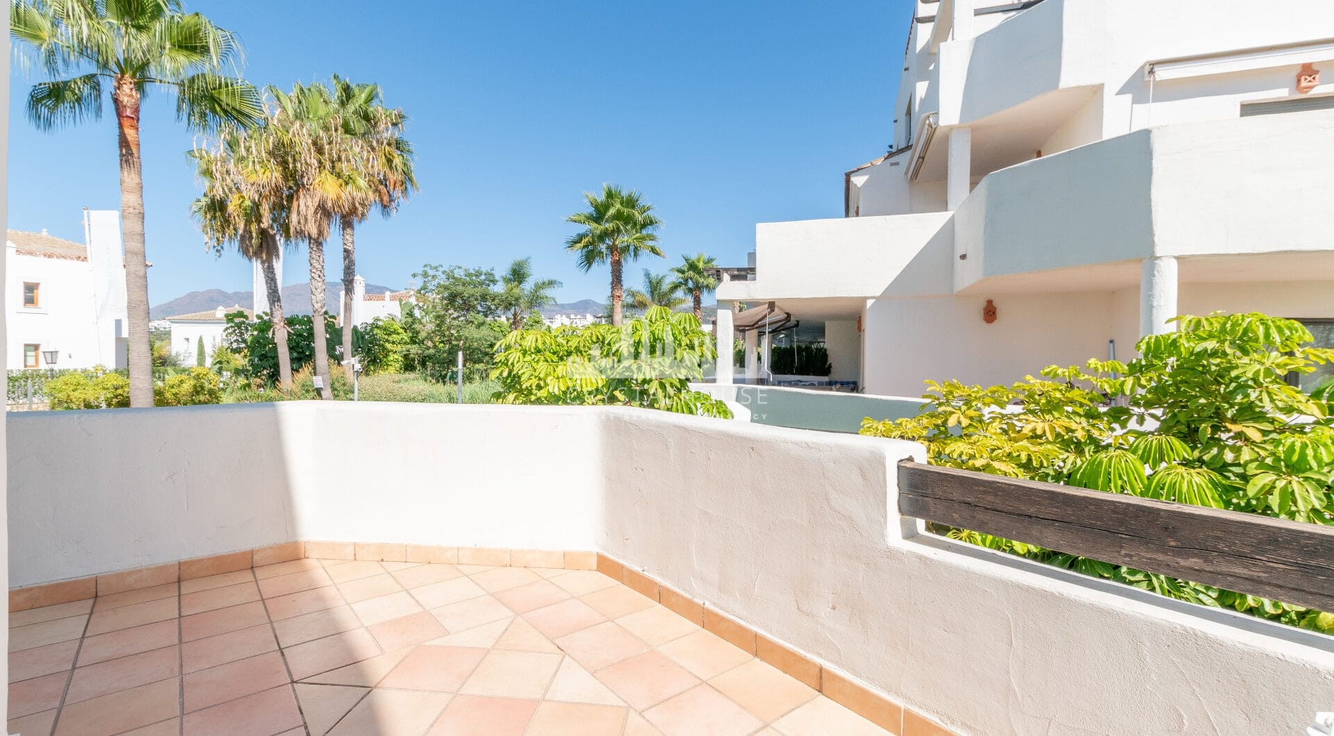 Apartment, terrace, swimming pool, golf, 2 bedrooms, Estepona, La Resina, Selwo.