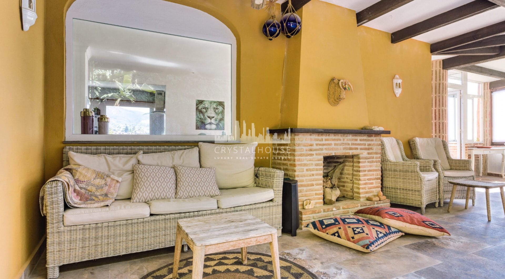 Lovely 5-bedroom villa with separate apartment in Torremuelle