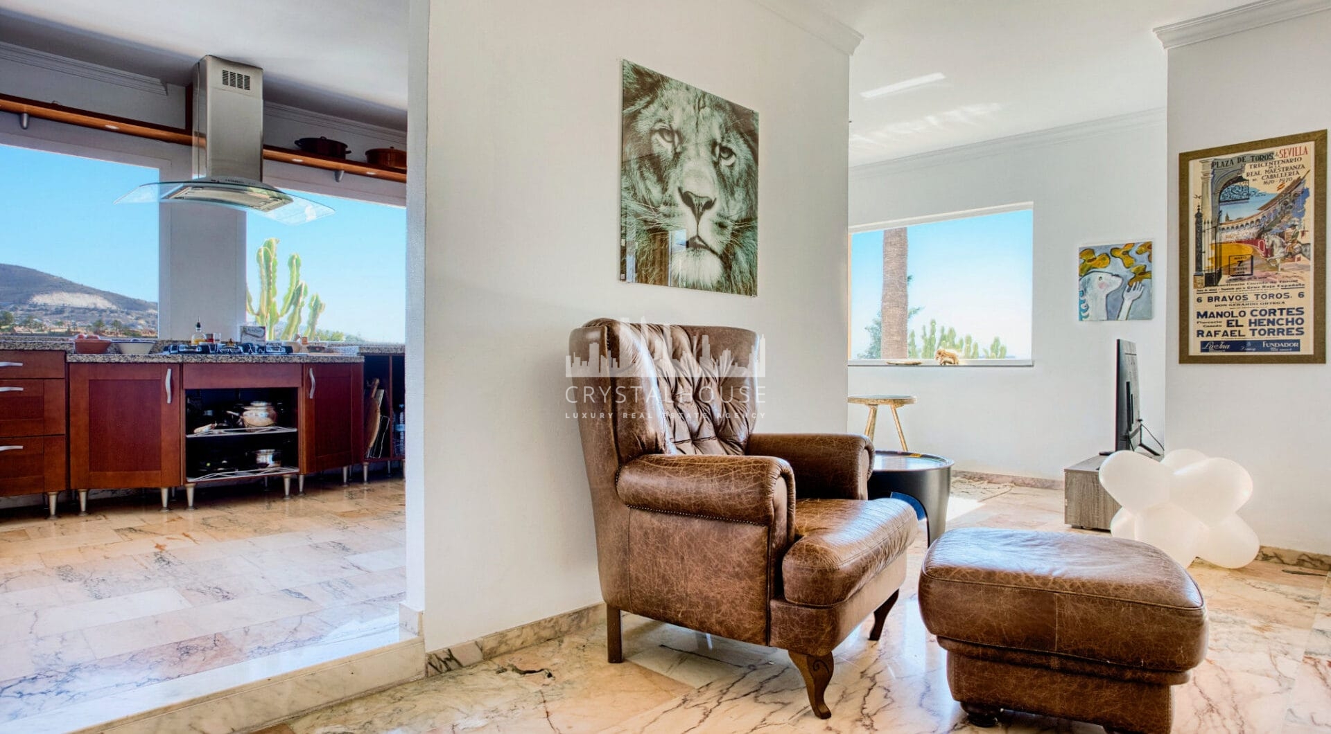 Lovely 5-bedroom villa with separate apartment in Torremuelle