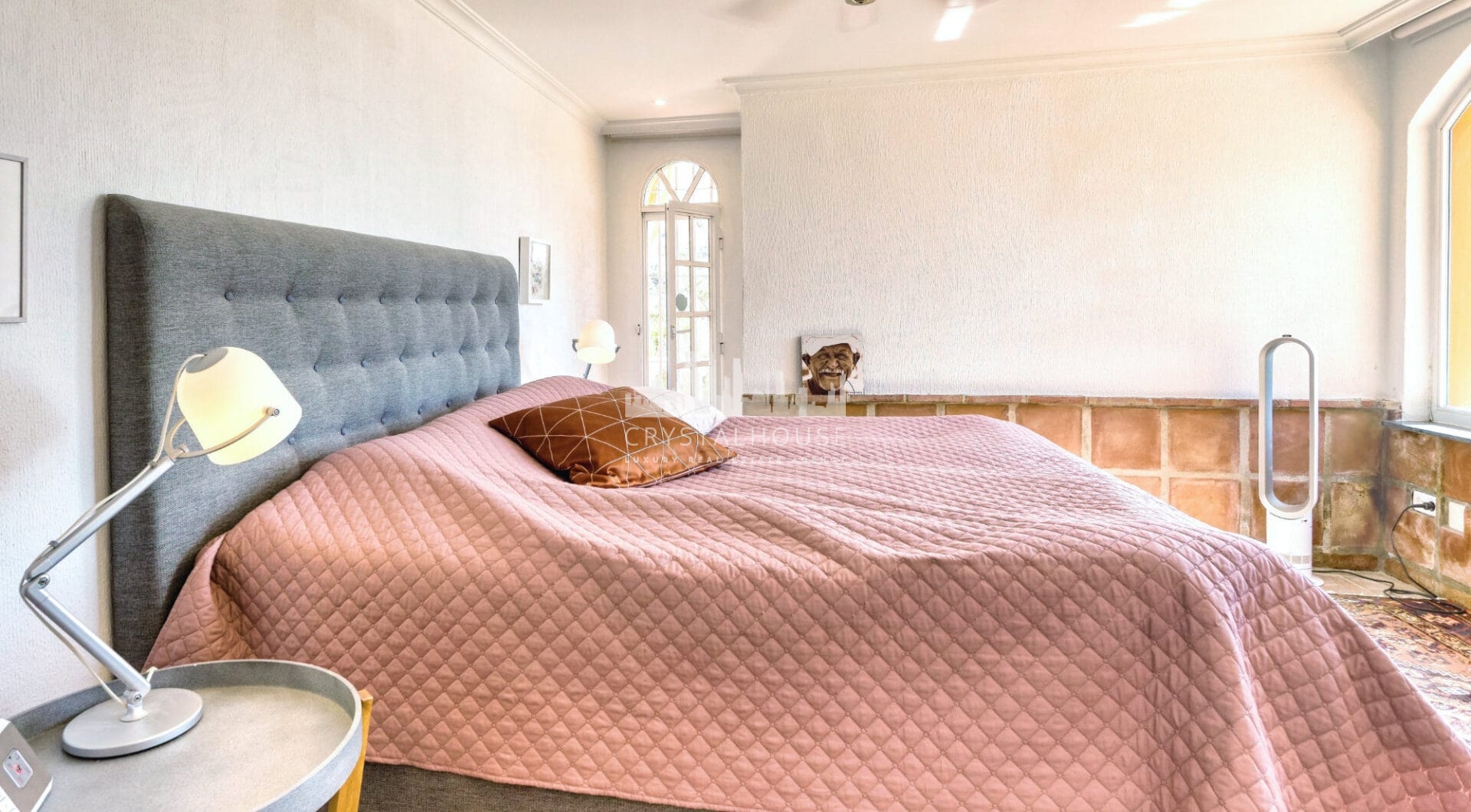 Lovely 5-bedroom villa with separate apartment in Torremuelle