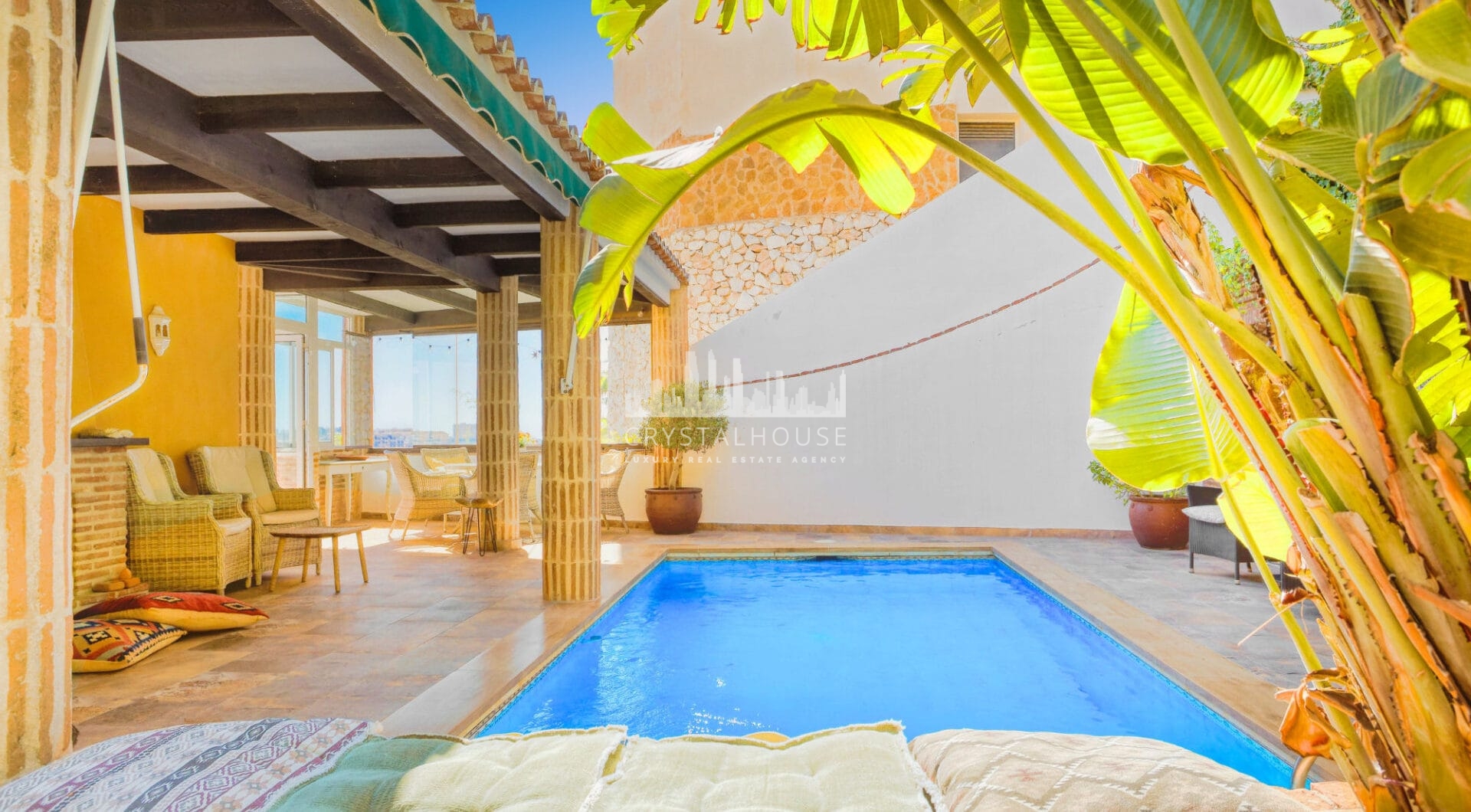Lovely 5-bedroom villa with separate apartment in Torremuelle