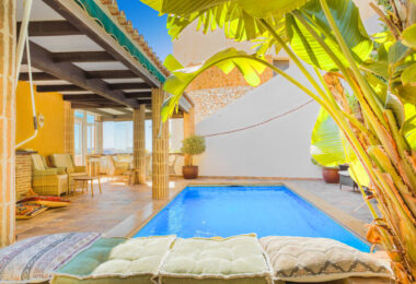 Lovely 5-bedroom villa with separate apartment in Torremuelle