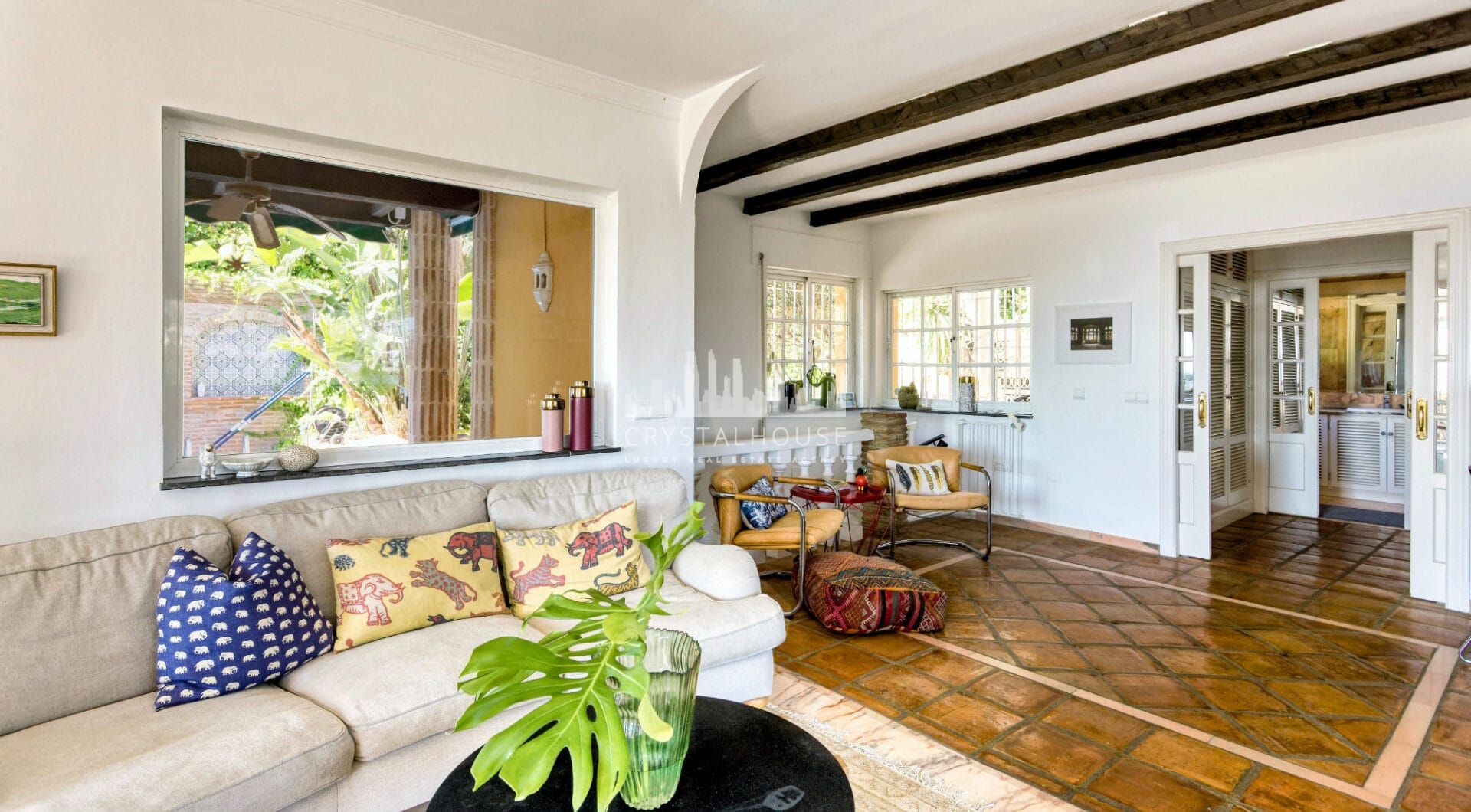 Lovely 5-bedroom villa with separate apartment in Torremuelle