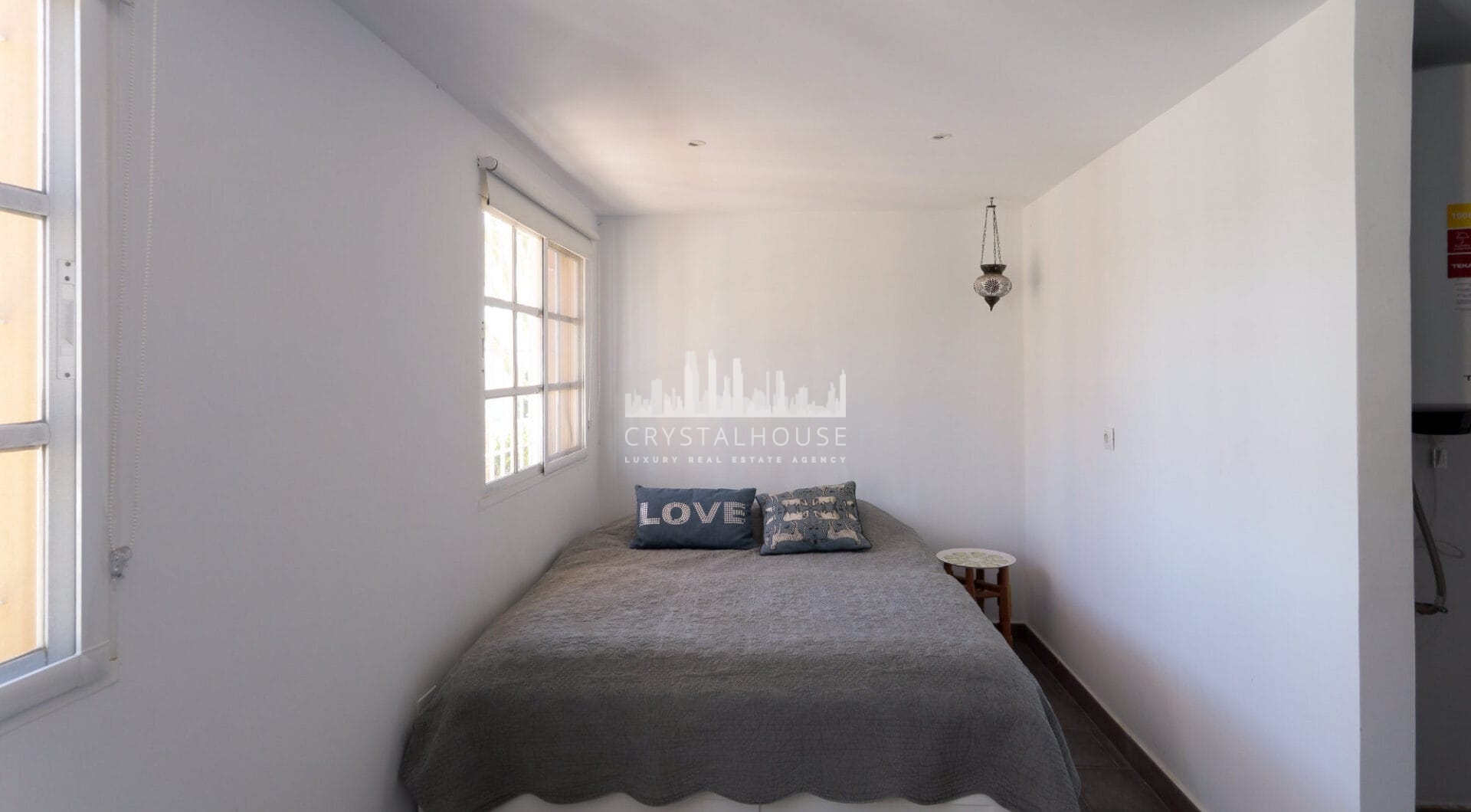 Lovely 5-bedroom villa with separate apartment in Torremuelle