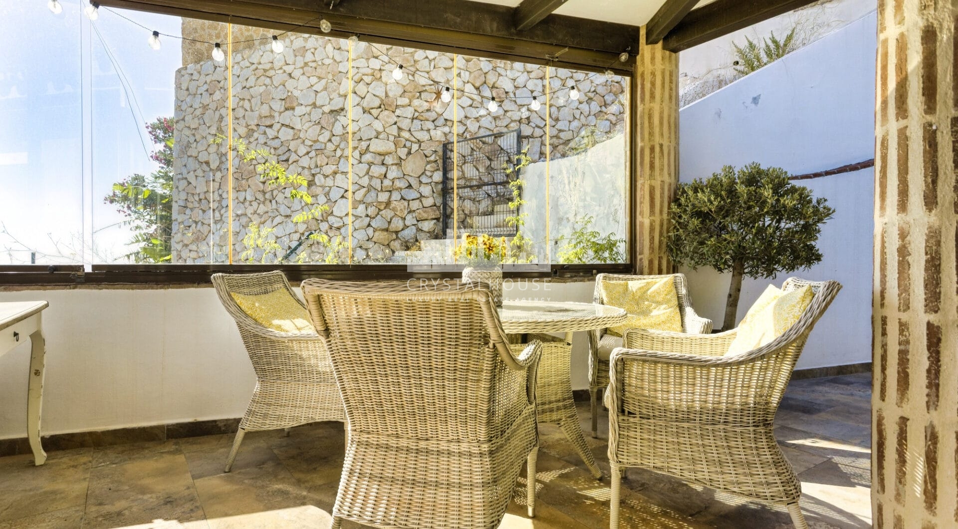 Lovely 5-bedroom villa with separate apartment in Torremuelle