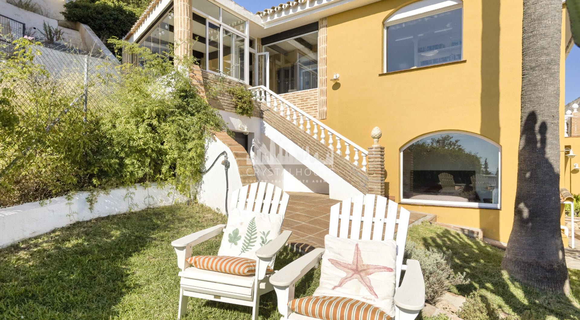 Lovely 5-bedroom villa with separate apartment in Torremuelle