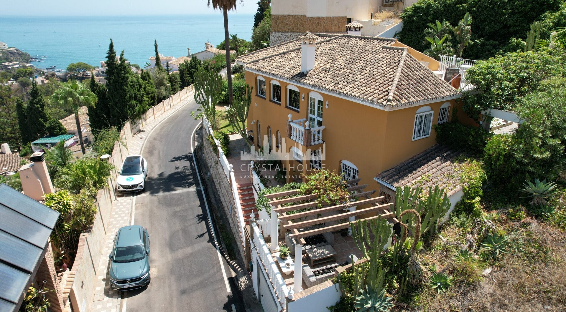 Lovely 5-bedroom villa with separate apartment in Torremuelle