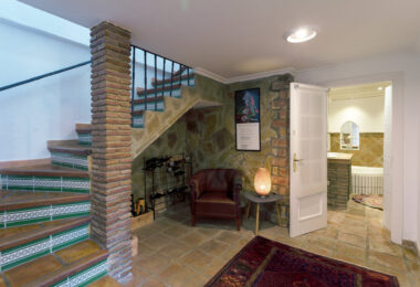 Lovely 5-bedroom villa with separate apartment in Torremuelle