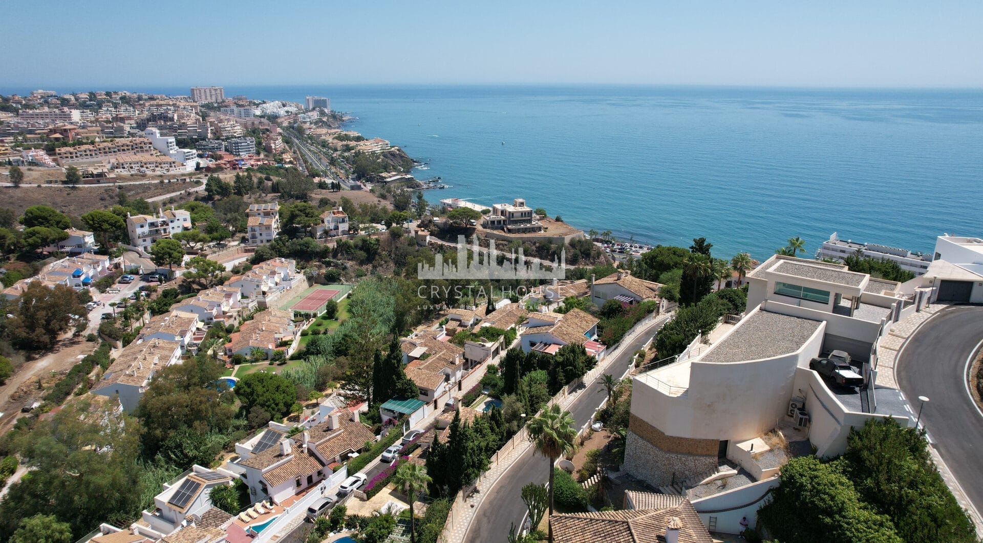 Lovely 5-bedroom villa with separate apartment in Torremuelle