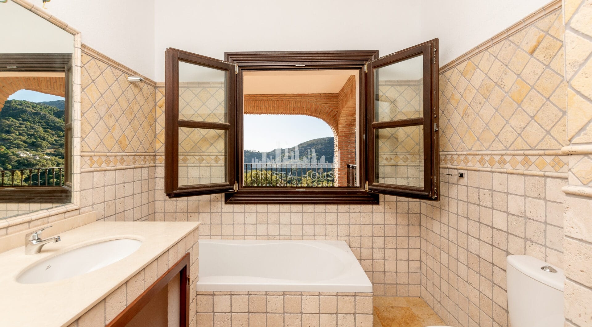 Fantastic, new built luxury country villa with beautiful views