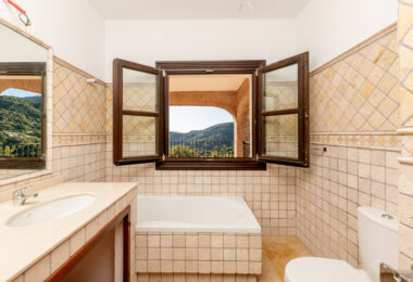 Fantastic, new built luxury country villa with beautiful views