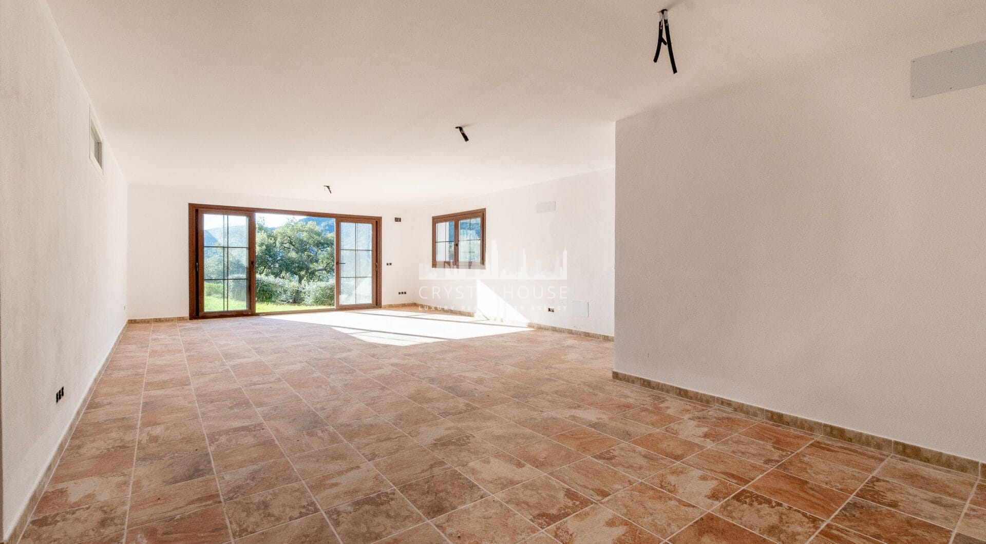Fantastic, new built luxury country villa with beautiful views