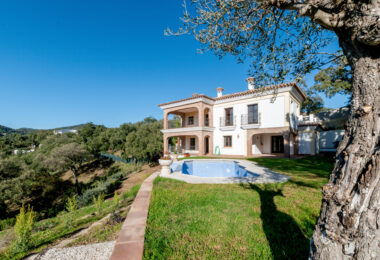 Fantastic, new built luxury country villa with beautiful views