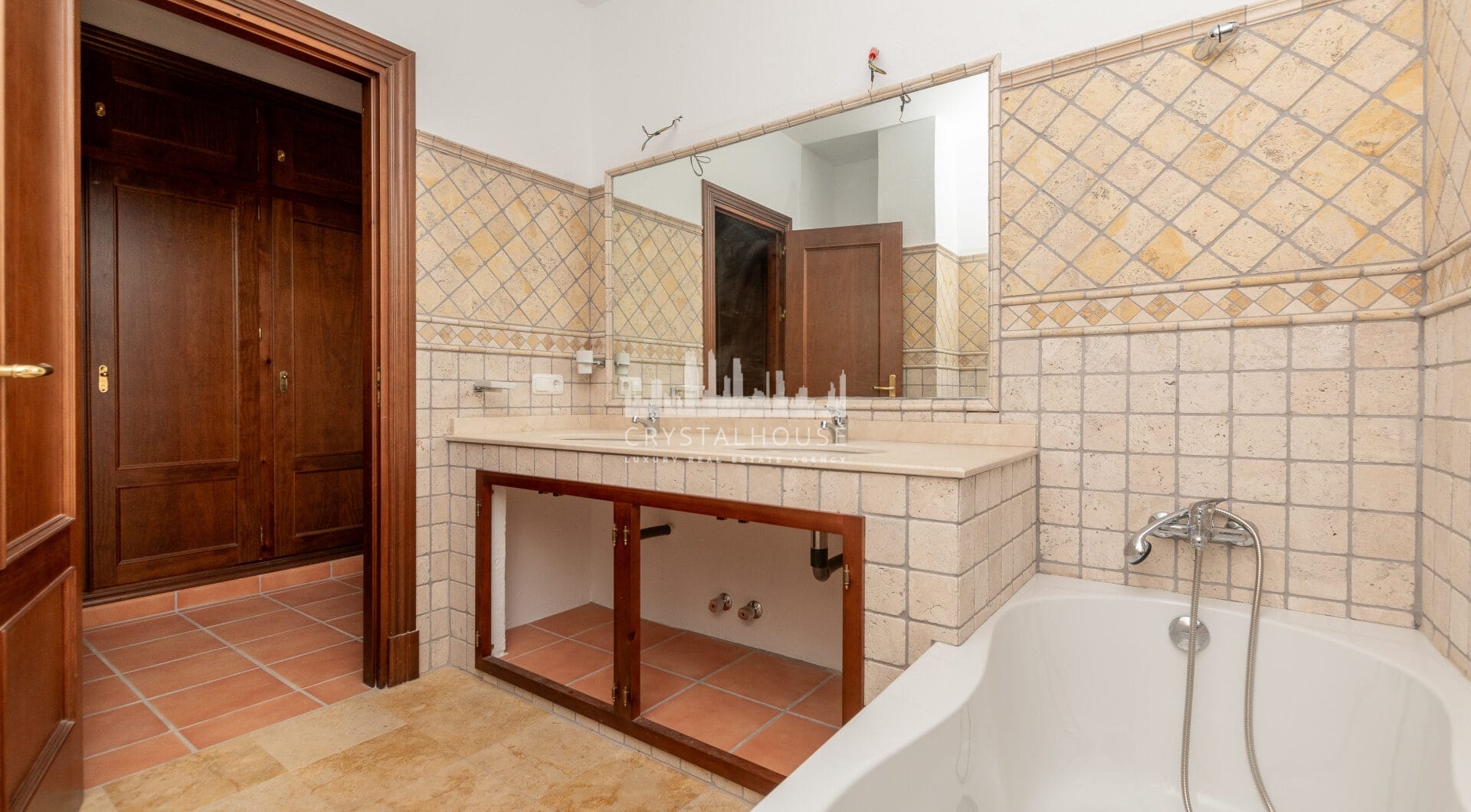 Fantastic, new built luxury country villa with beautiful views