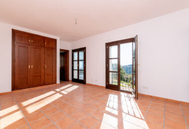 Fantastic, new built luxury country villa with beautiful views