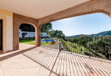 Fantastic, new built luxury country villa with beautiful views