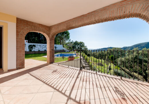 Fantastic, new built luxury country villa with beautiful views