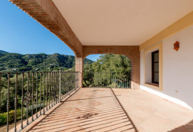 Fantastic, new built luxury country villa with beautiful views