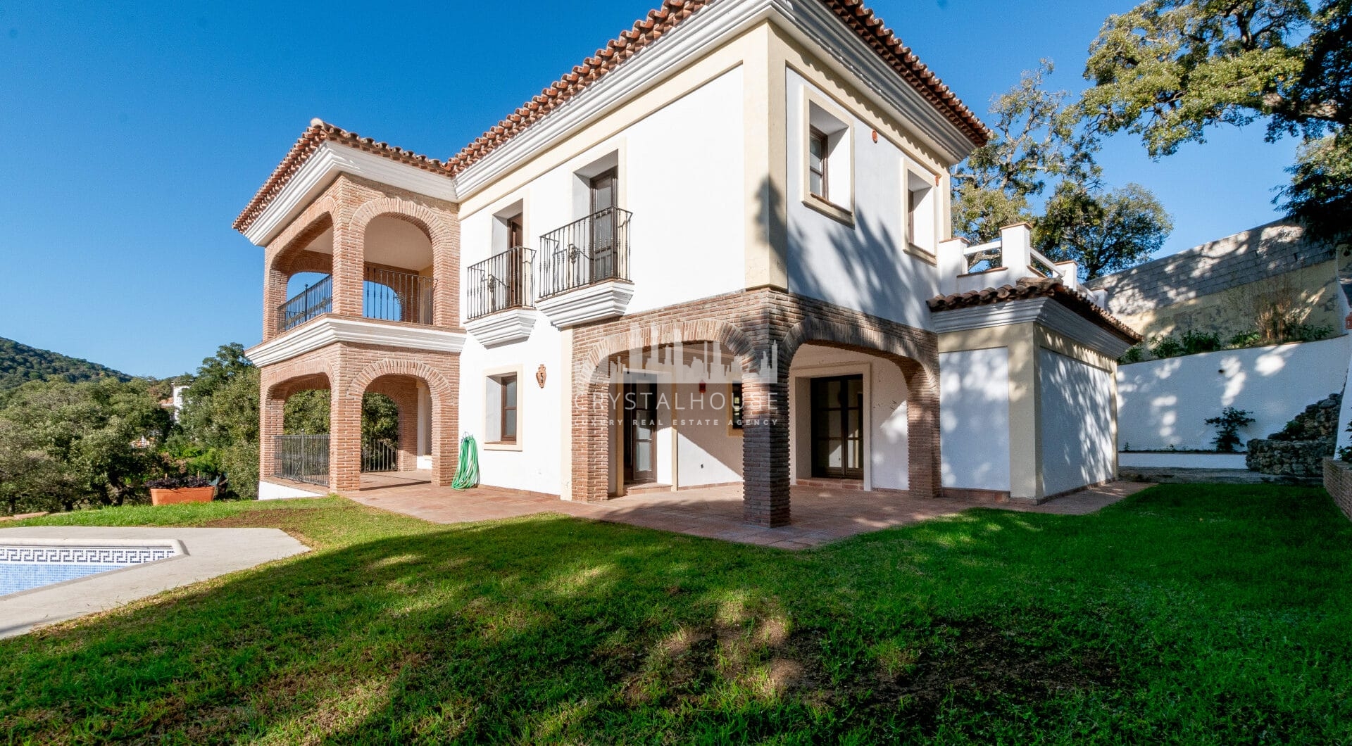 Fantastic, new built luxury country villa with beautiful views