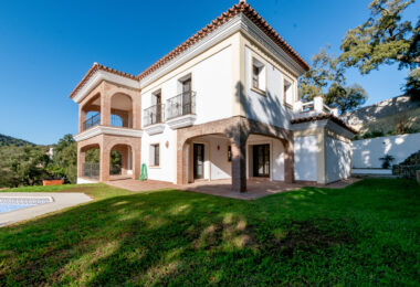 Fantastic, new built luxury country villa with beautiful views