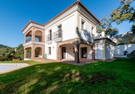 Fantastic, new built luxury country villa with beautiful views