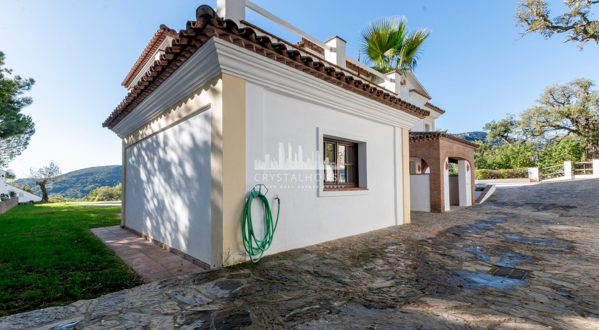 Fantastic, new built luxury country villa with beautiful views