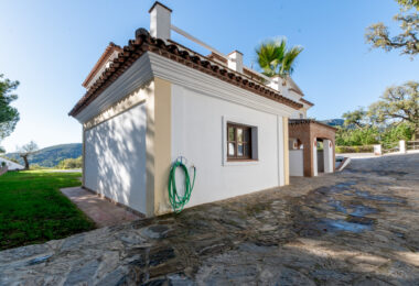 Fantastic, new built luxury country villa with beautiful views