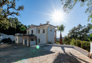 Fantastic, new built luxury country villa with beautiful views