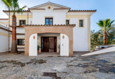 Fantastic, new built luxury country villa with beautiful views