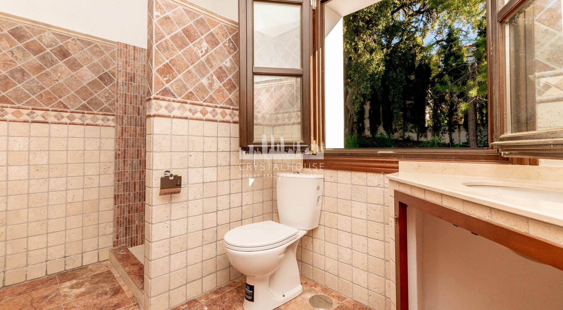 Fantastic, new built luxury country villa with beautiful views