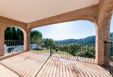 Fantastic, new built luxury country villa with beautiful views