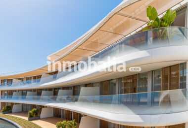 Luxurious beachfront apartment with private garden