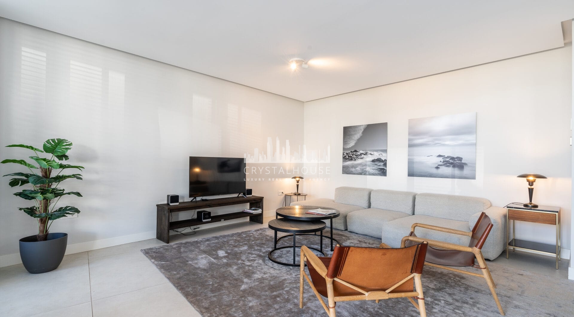 Luxurious beachfront apartment with private garden