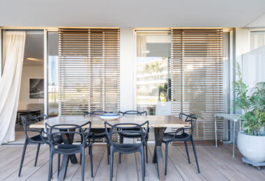 Luxurious beachfront apartment with private garden