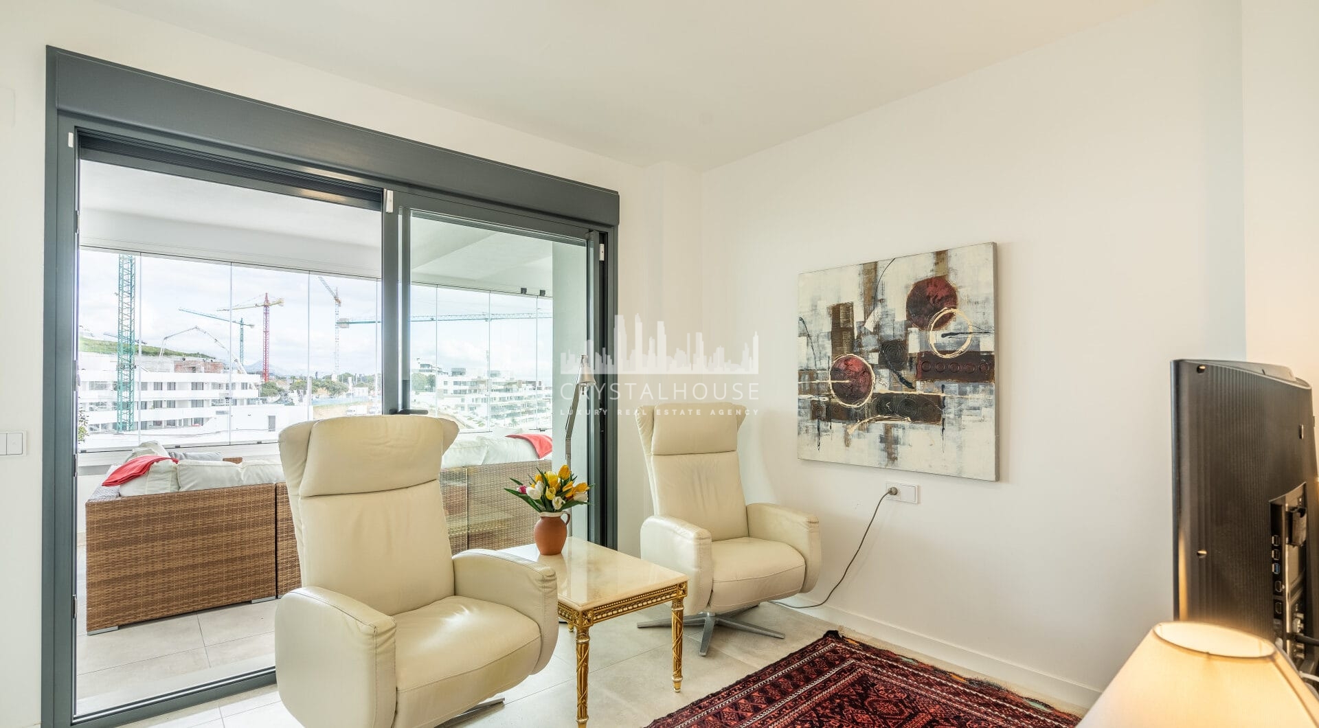 Modern 3-bedroom apartment with large terrace!
