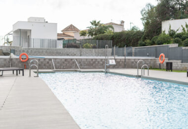 Modern 3-bedroom apartment with large terrace!