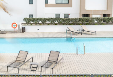 Modern 3-bedroom apartment with large terrace!
