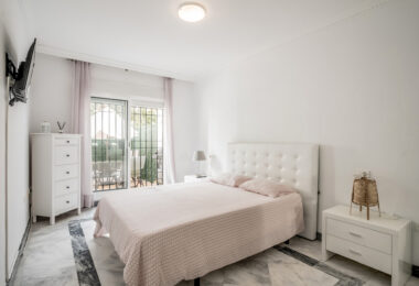 Ground floor apartment in Señorio de Gonzaga, Nueva Andalucía, Marbella