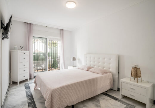 Ground floor apartment in Señorio de Gonzaga, Nueva Andalucía, Marbella