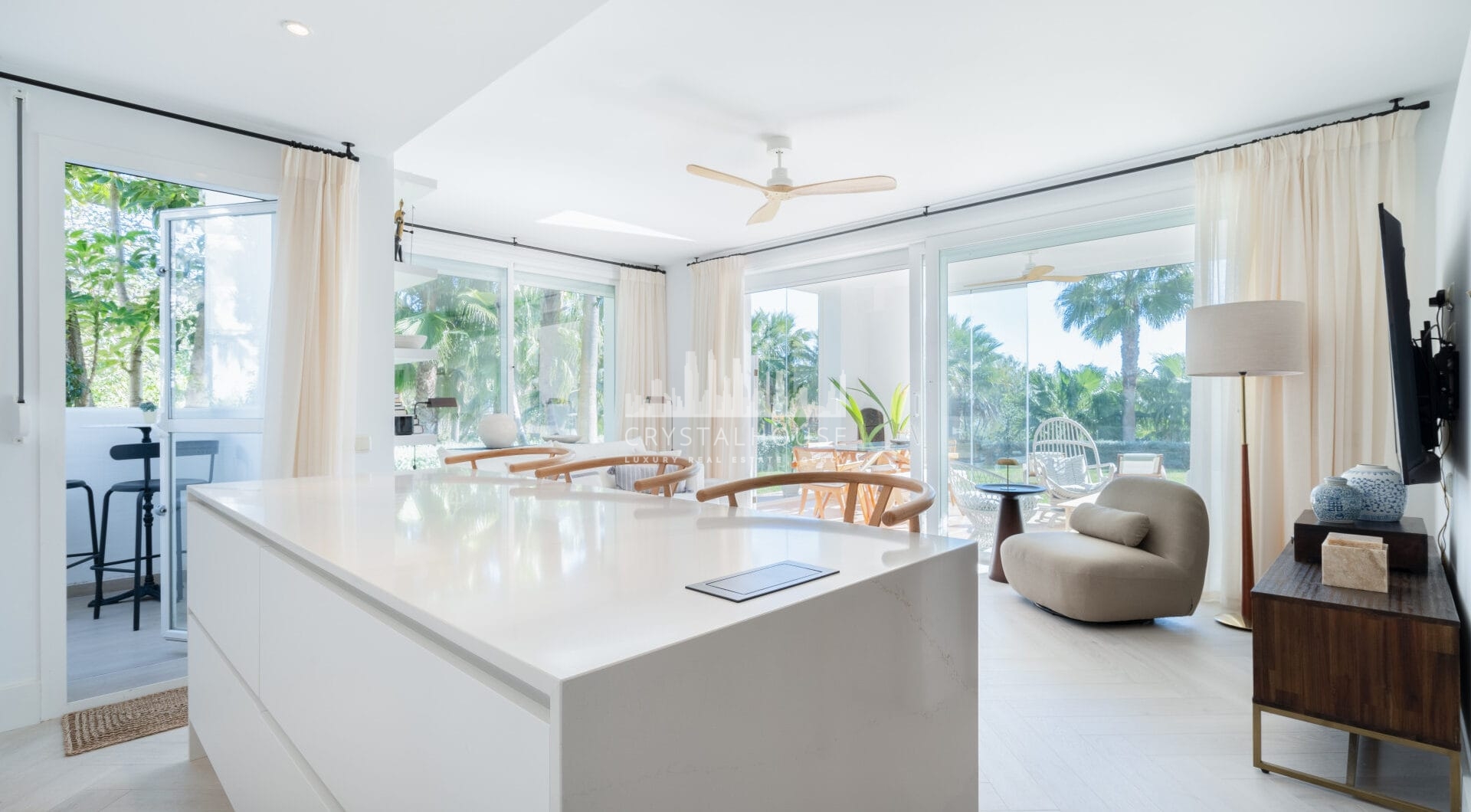 Beautiful new renovated apartment with a large garden in Alcazaba Lagoon