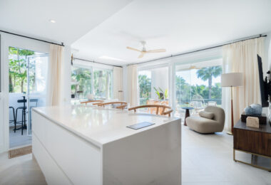 Beautiful new renovated apartment with a large garden in Alcazaba Lagoon