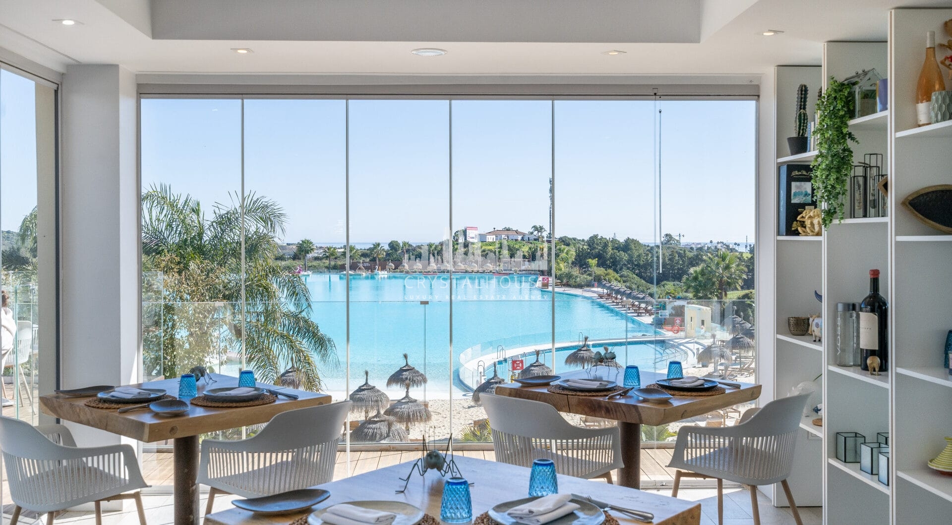 Beautiful new renovated apartment with a large garden in Alcazaba Lagoon
