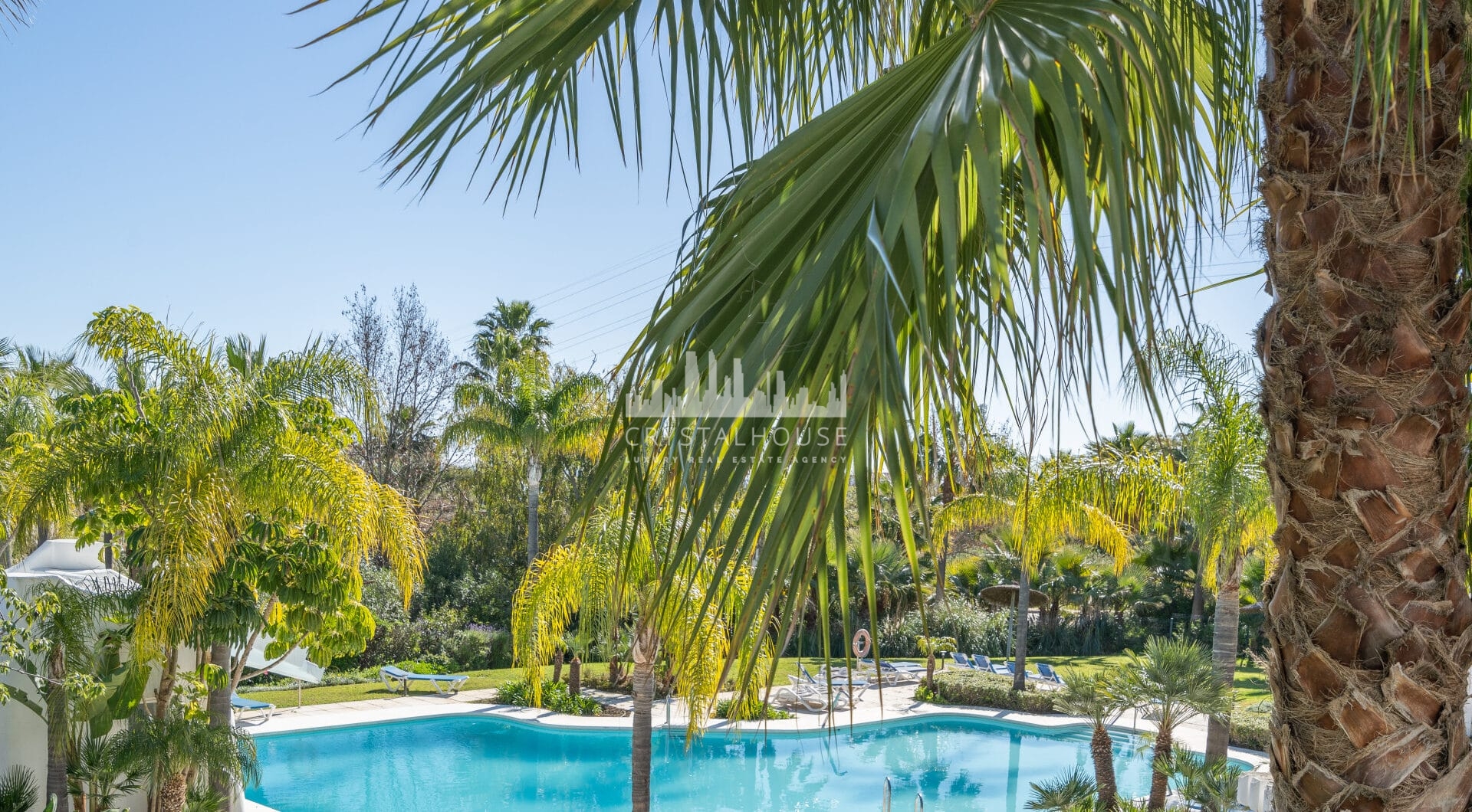 Beautiful new renovated apartment with a large garden in Alcazaba Lagoon