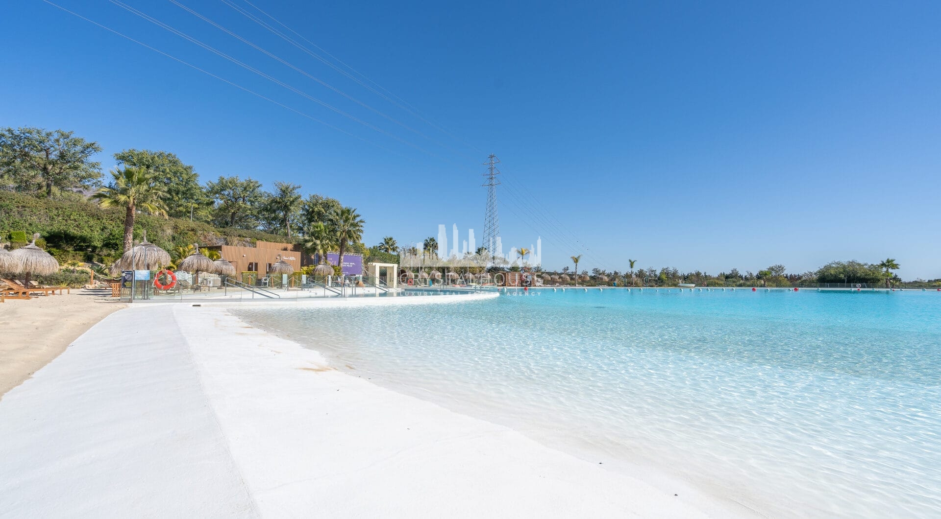 Beautiful new renovated apartment with a large garden in Alcazaba Lagoon